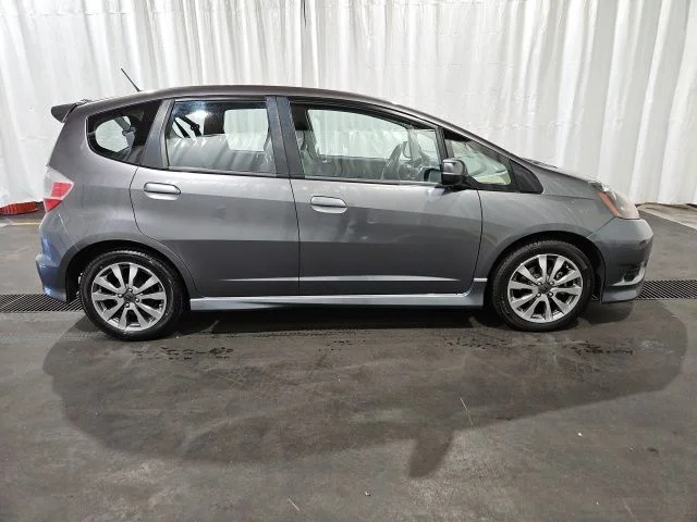 Used 2013 Honda Fit Sport with VIN JHMGE8H58DC038318 for sale in Grants Pass, OR