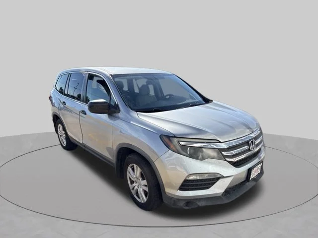 Used 2017  Honda LX image 3