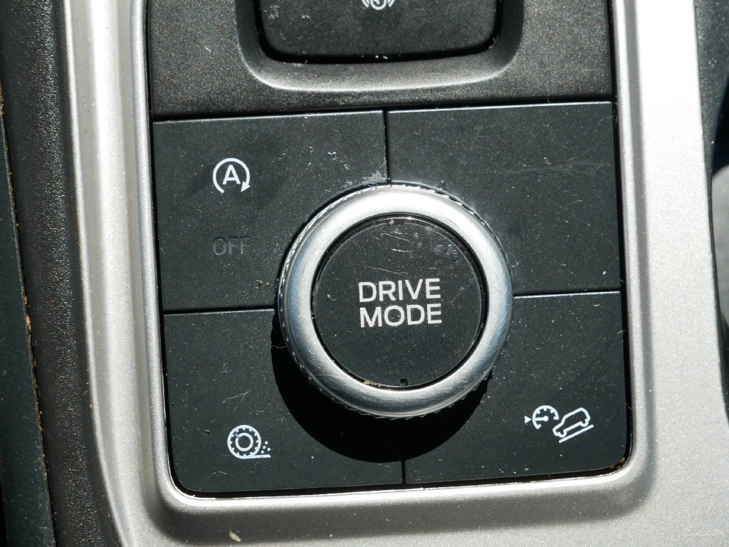 Used 2020 Black Ford XLT image 25