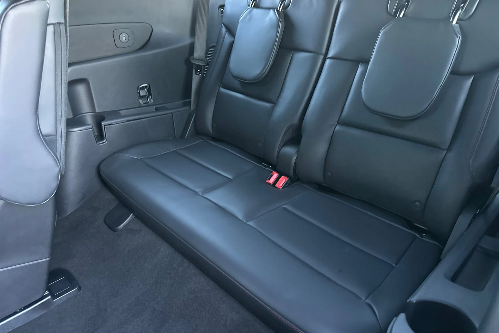 2026 Ford Explorer ST - Photo 14