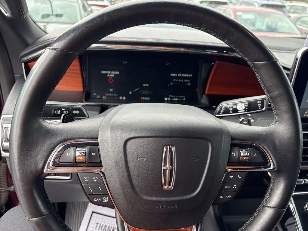 Used 2018 Burgundy Velvet Metallic Tinted Clearcoat Lincoln Select image 14