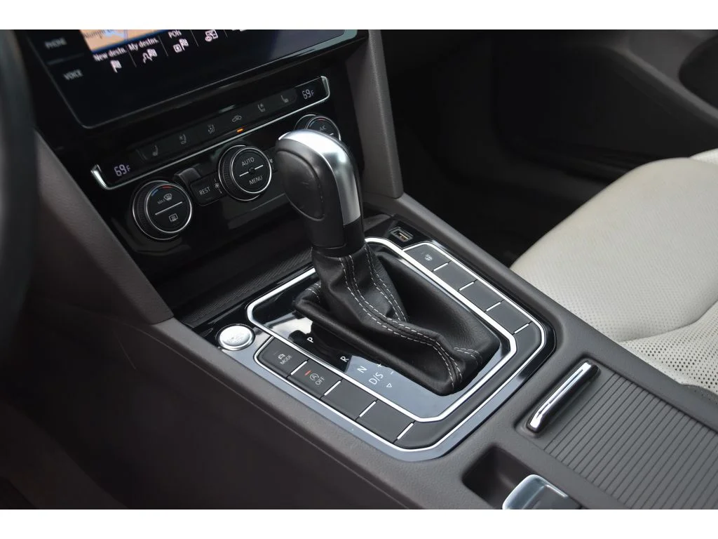 Used 2020 Deep Black Pearl Volkswagen SEL Premium R-Line image 35