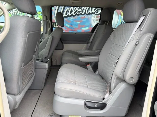 Used 2009 Green Chrysler Touring image 18