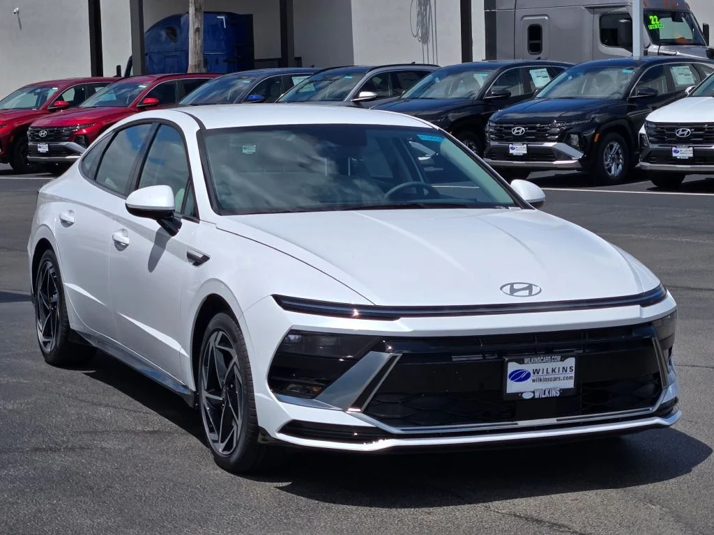 New 2026 White Hyundai SEL Sport image 3