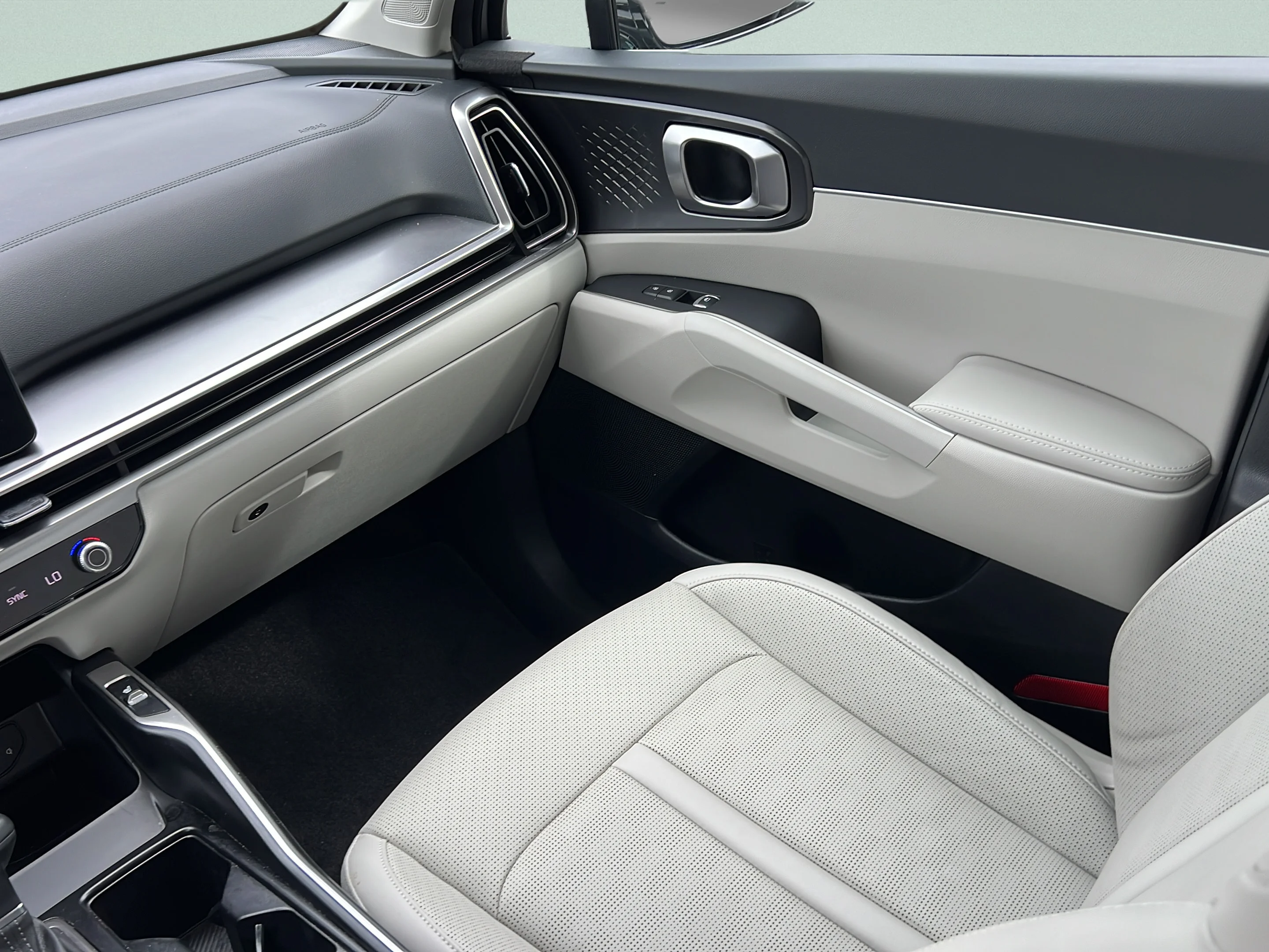 Used 2025 Wolf Gray Kia EX image 16