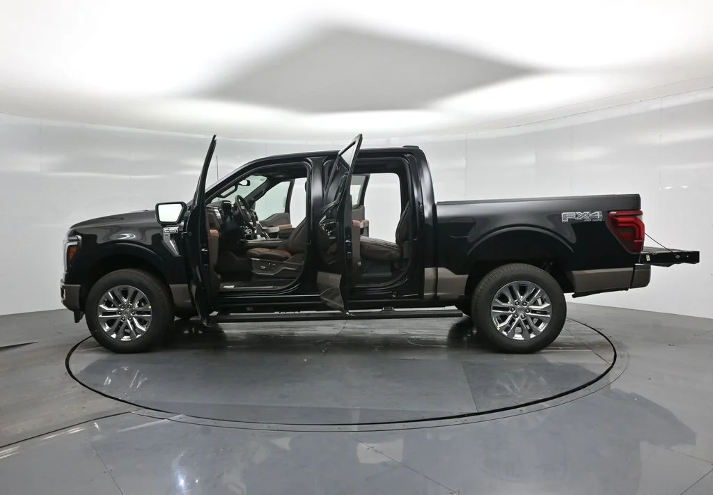 New 2026 Agate Black Metallic Ford King Ranch image 35