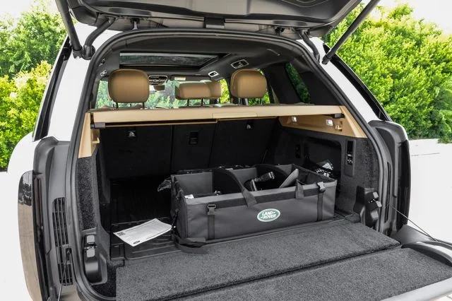 New 2026 Fuji White Land Rover SE image 64