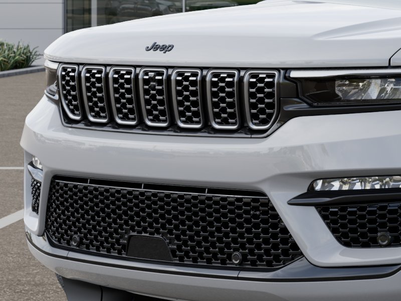 New 2025 Bright White Clear-Coat Exterior Paint Jeep Summit Reserve image 38