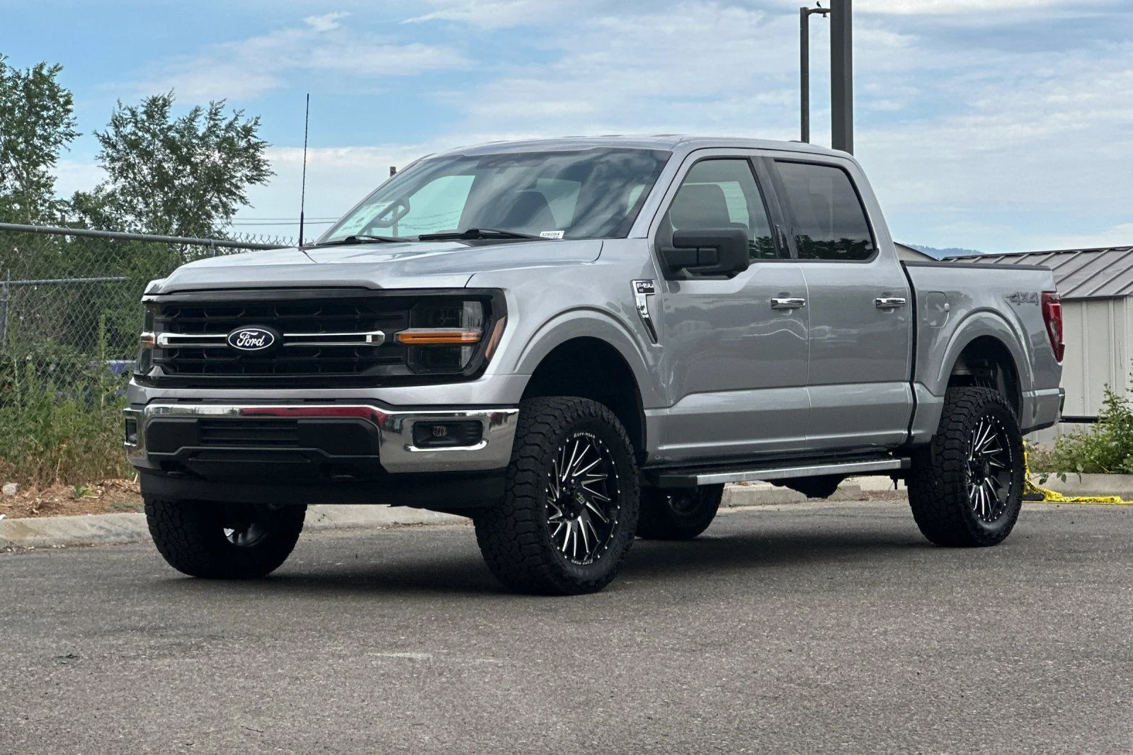 Used 2024 Silver Ford XLT image 7