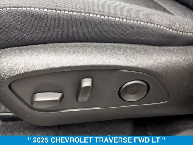 2025 Chevrolet Traverse LT - Photo 7