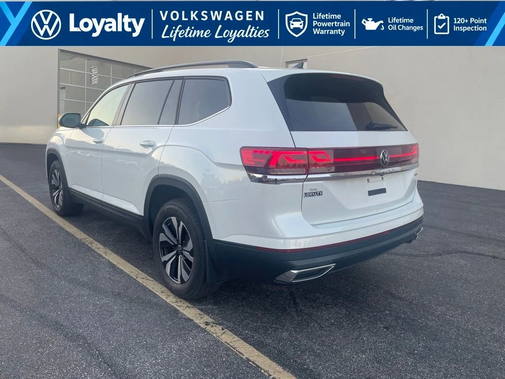 Used 2026 White/off-white Volkswagen SE image 3