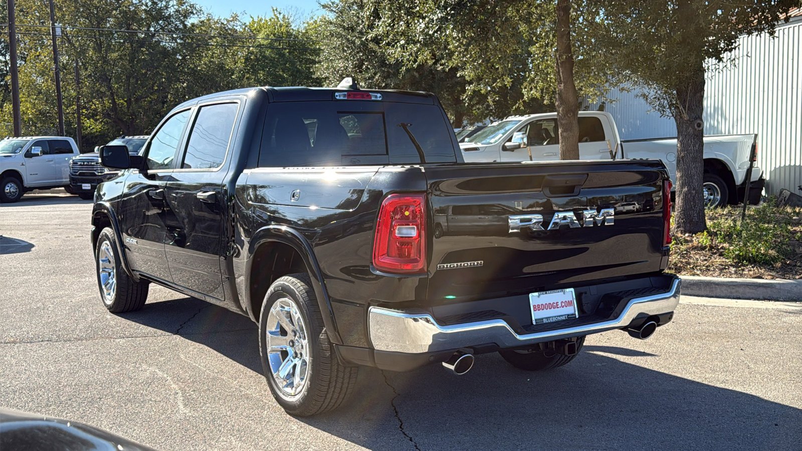 New 2026 Diamond Black Crystal Pearl-Coat Exterior Paint RAM Big Horn image 3