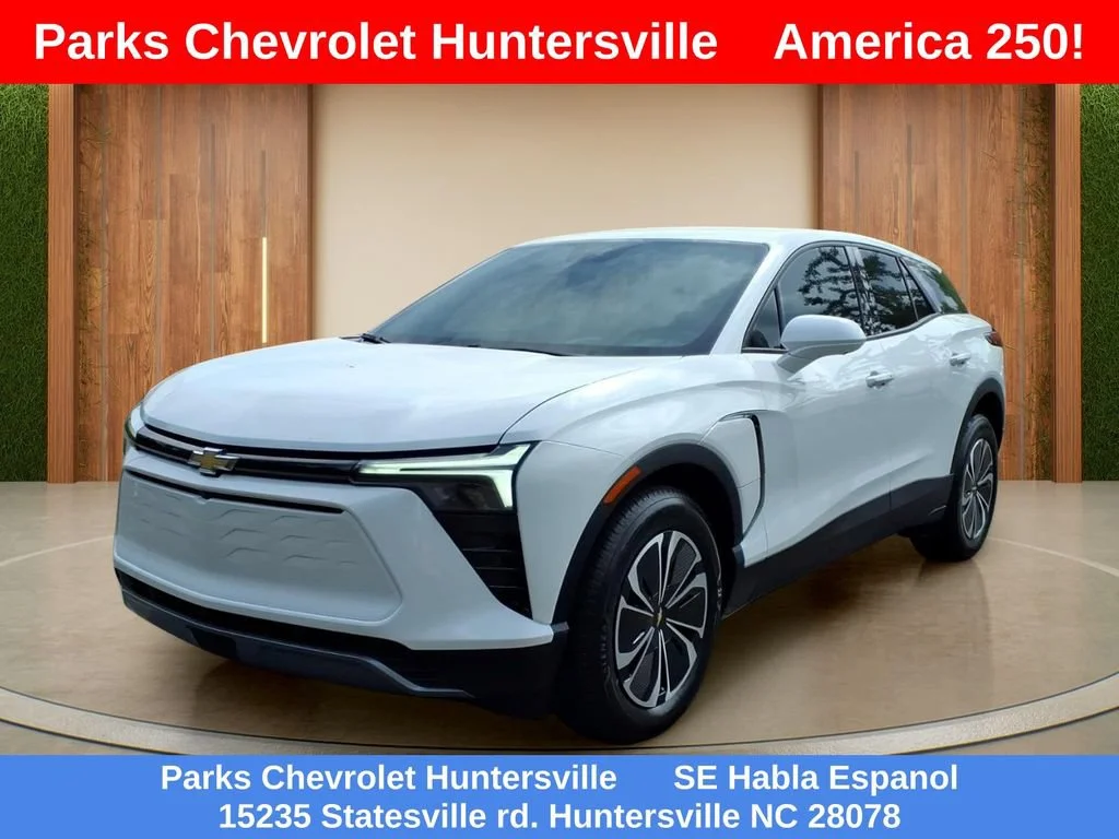 New 2026 Summit White Chevrolet LT image 26