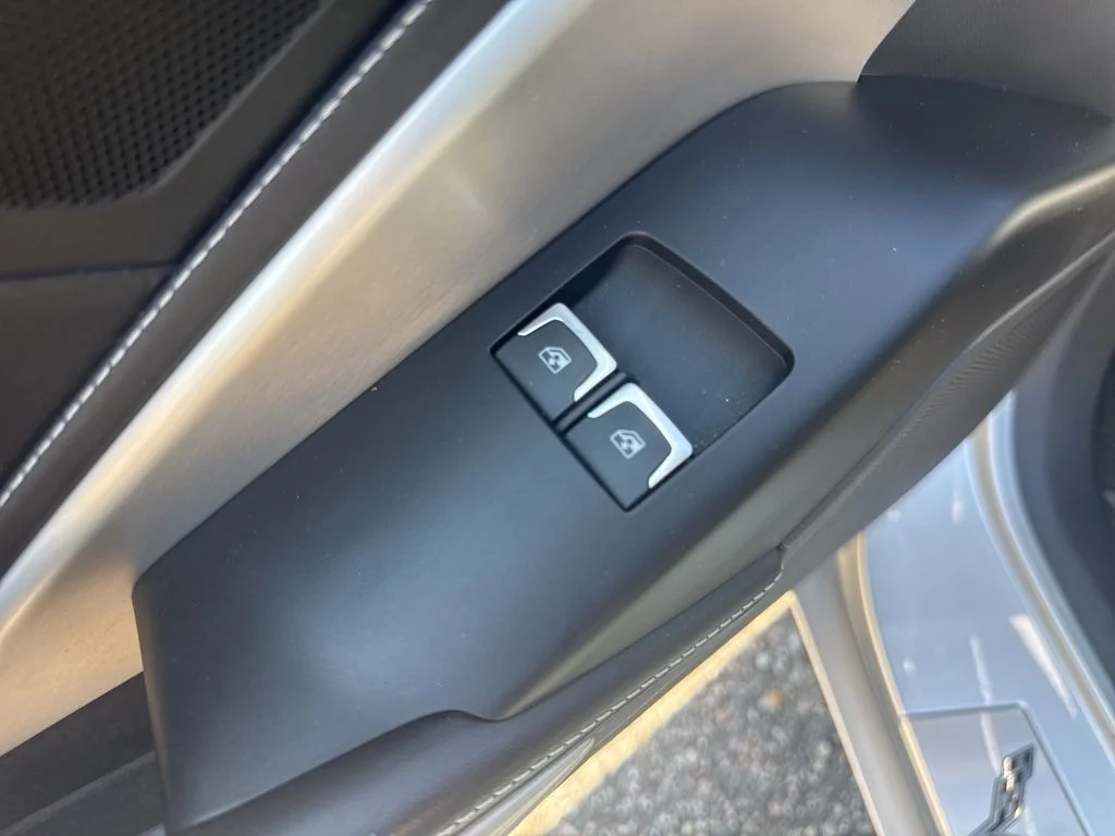 Used 2017 Silver Chevrolet Stingray image 9