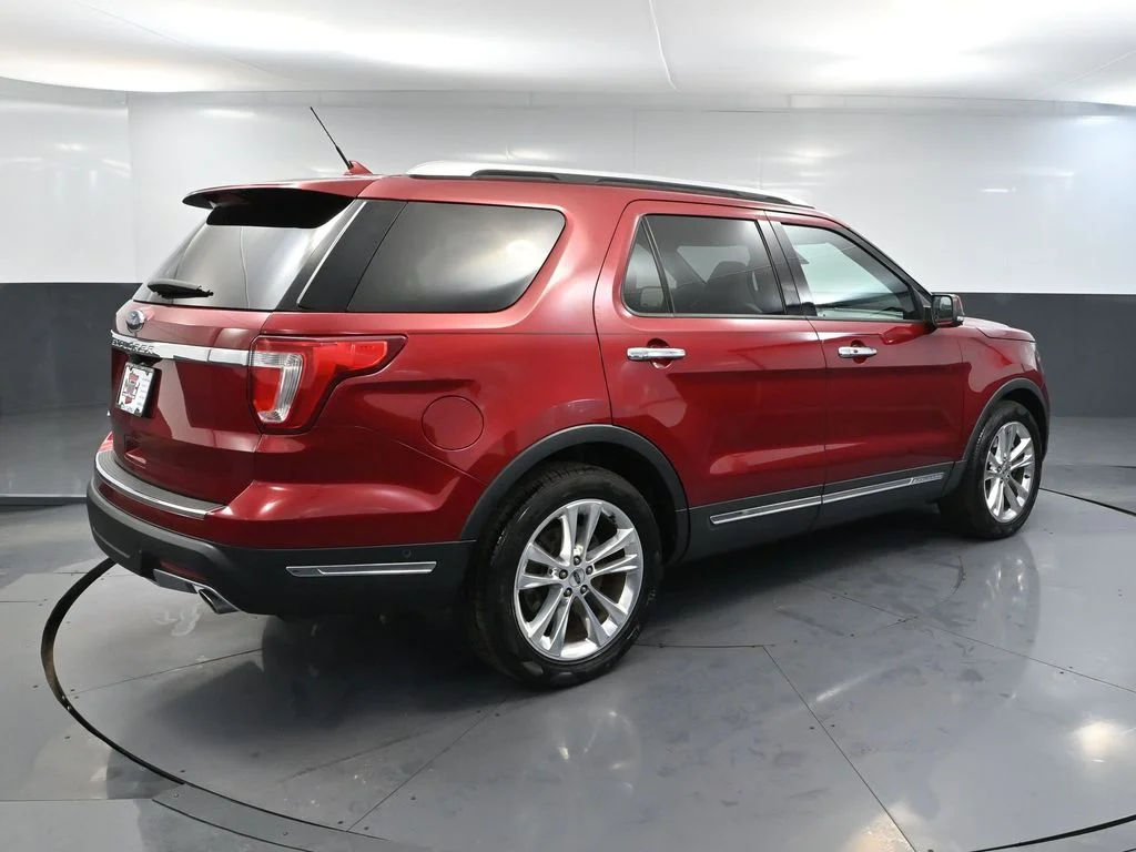 Used 2018 Red Ford Limited image 6