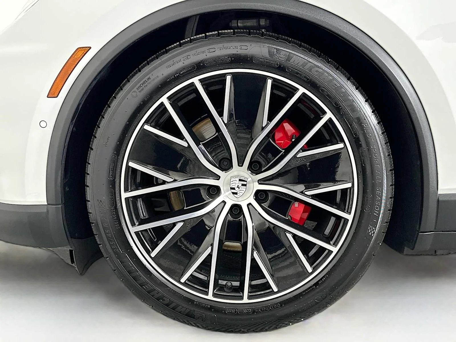 2025 Porsche Macan S - Photo 31