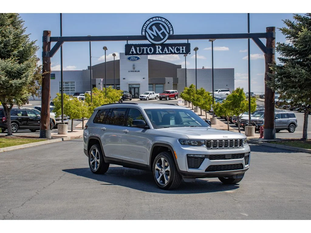 New 2026 SILVER ZYNITH Jeep Limited image 1