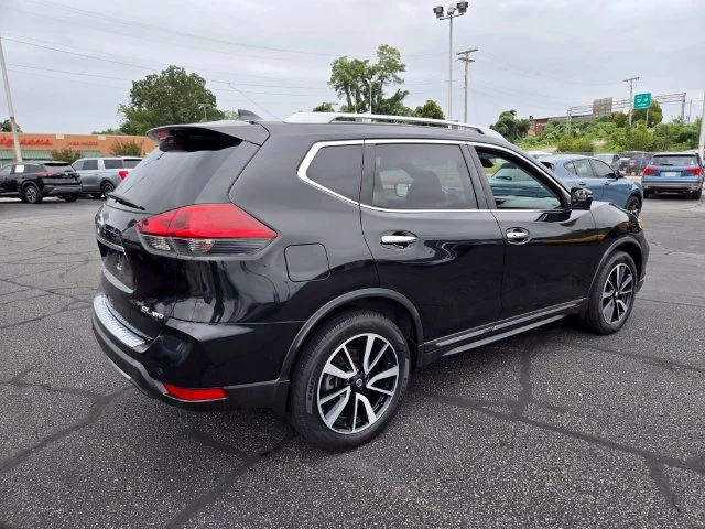 Used 2019 Black Nissan SL image 8