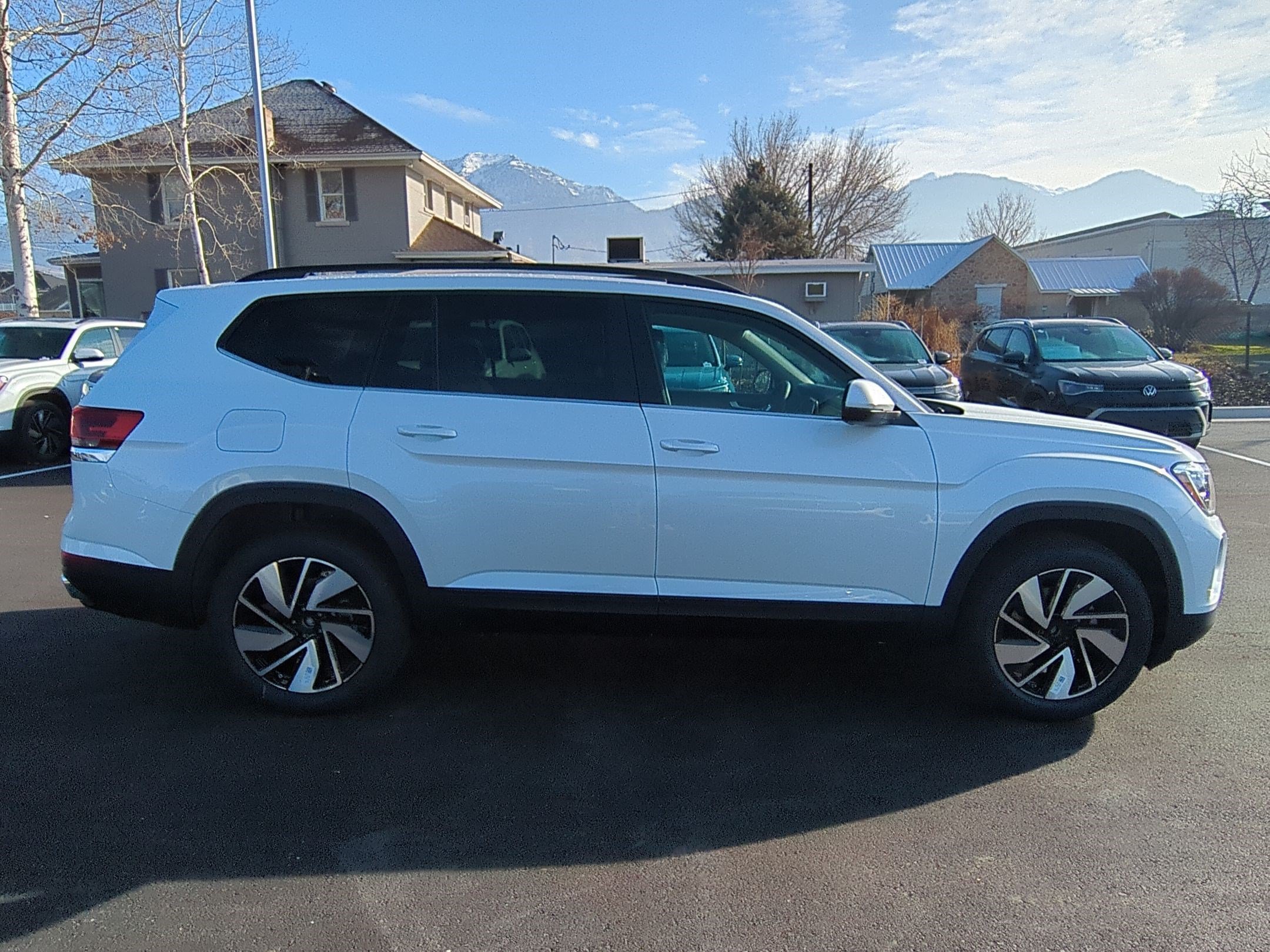 New 2026 Opal White Pearl Volkswagen 2.0T Peak Edition image 2