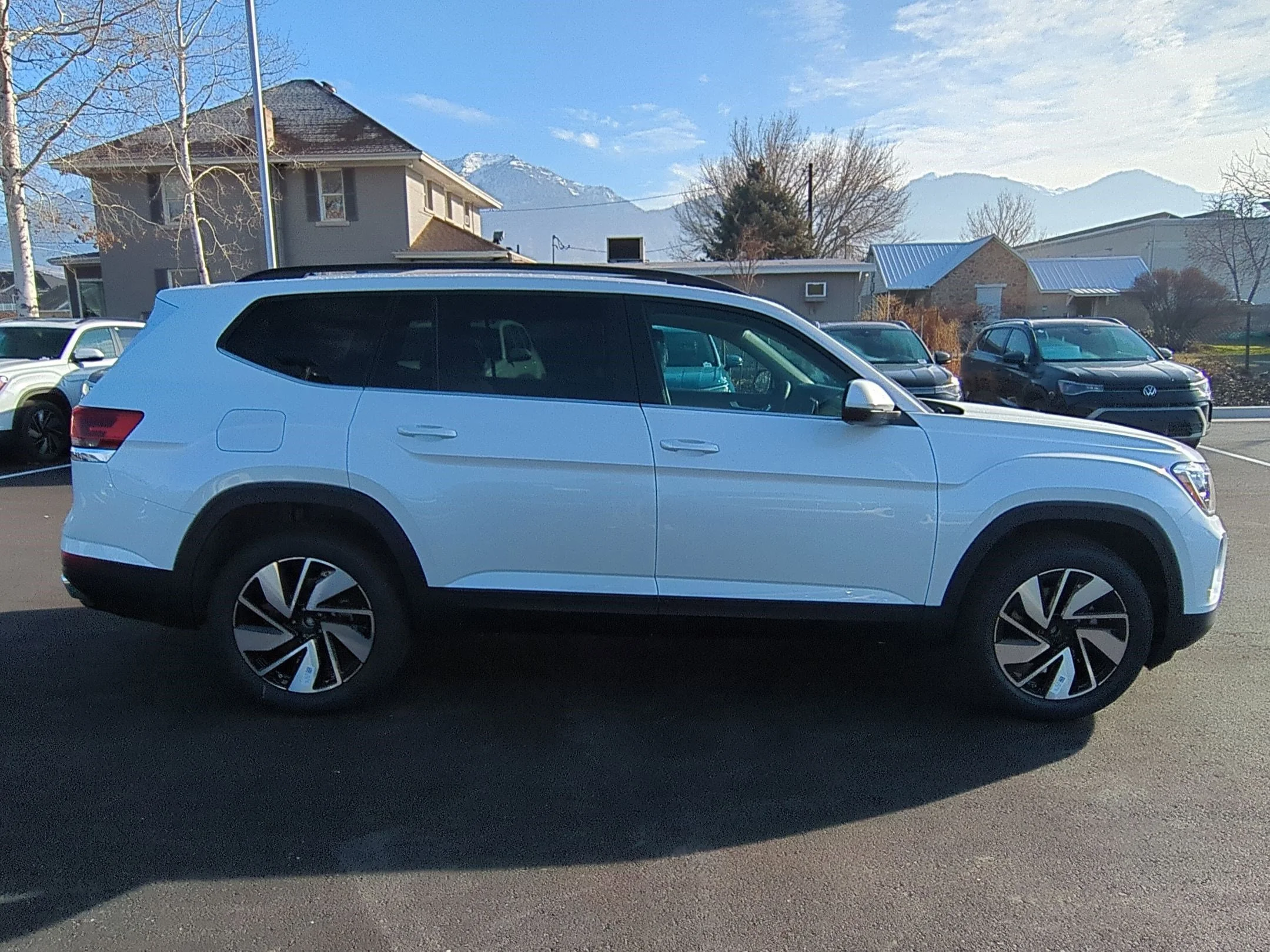 New 2026 Opal White Pearl Volkswagen 2.0T Peak Edition image 2
