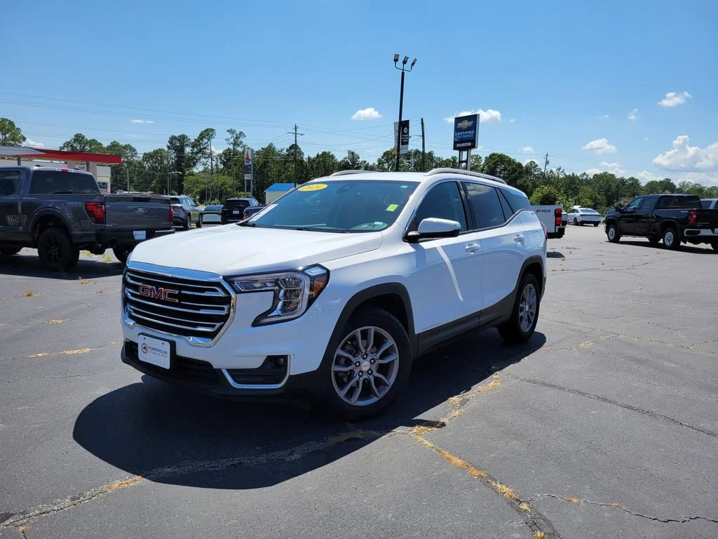 Used 2024 Summit White GMC SLT image 1