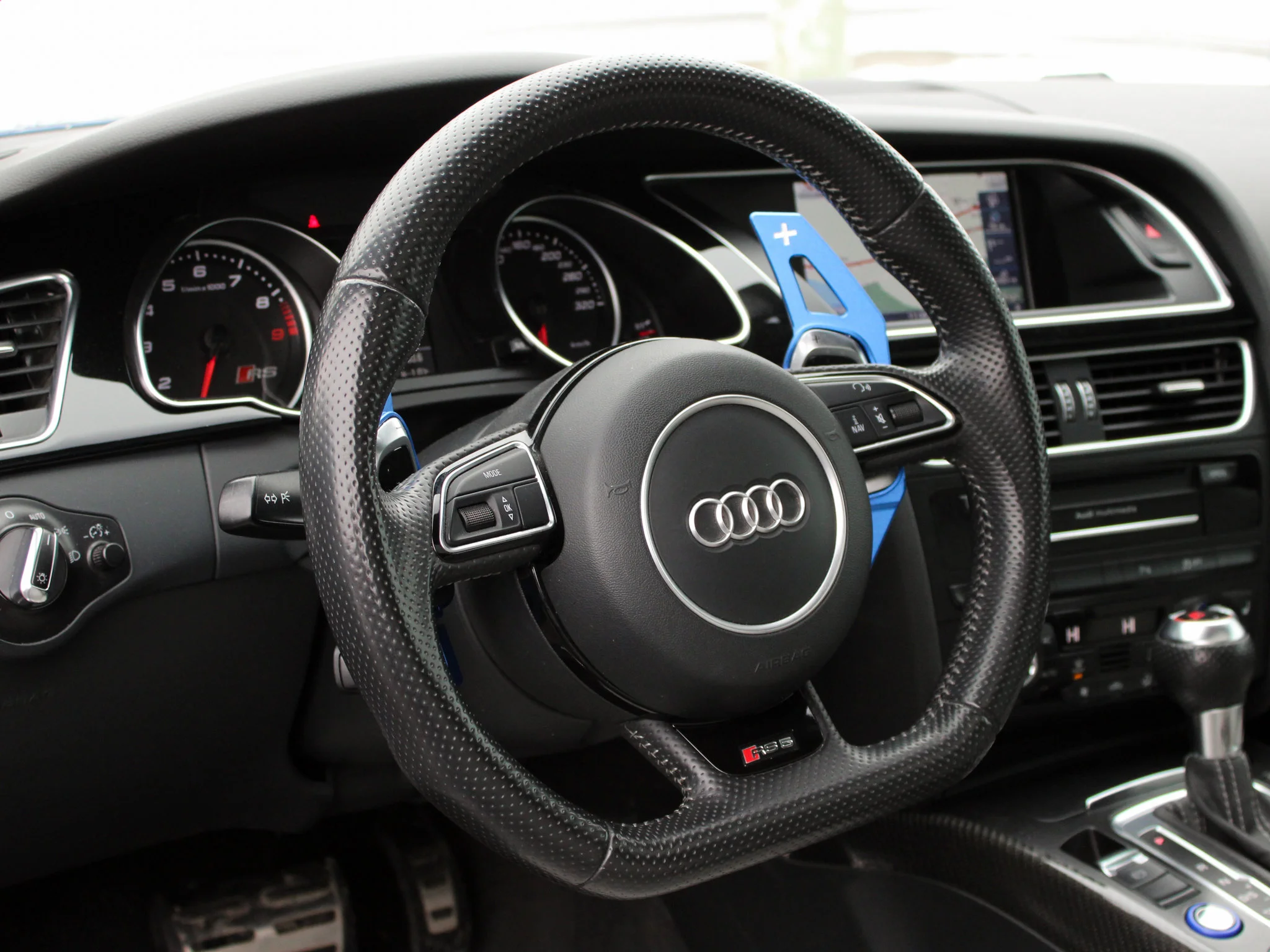 Used 2014 Blue Audi 4.2 * V8 | Quattro | 450 HP | 3M PPF | Winter Tires | Navigation | Backup Camera | Heated Seats | image 5