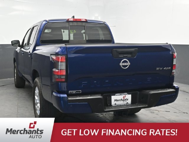 Used 2022 Blue Nissan SV image 5