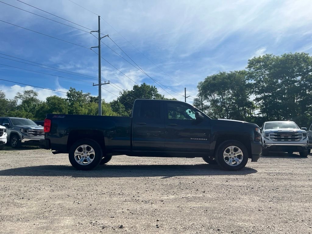 Used 2017 Graphite Metallic Chevrolet LT LT2 image 6