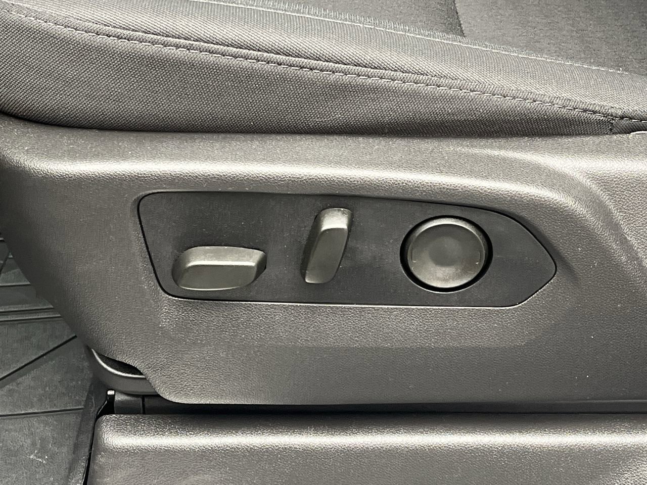 2026 Chevrolet Silverado 1500 LT - Photo 10