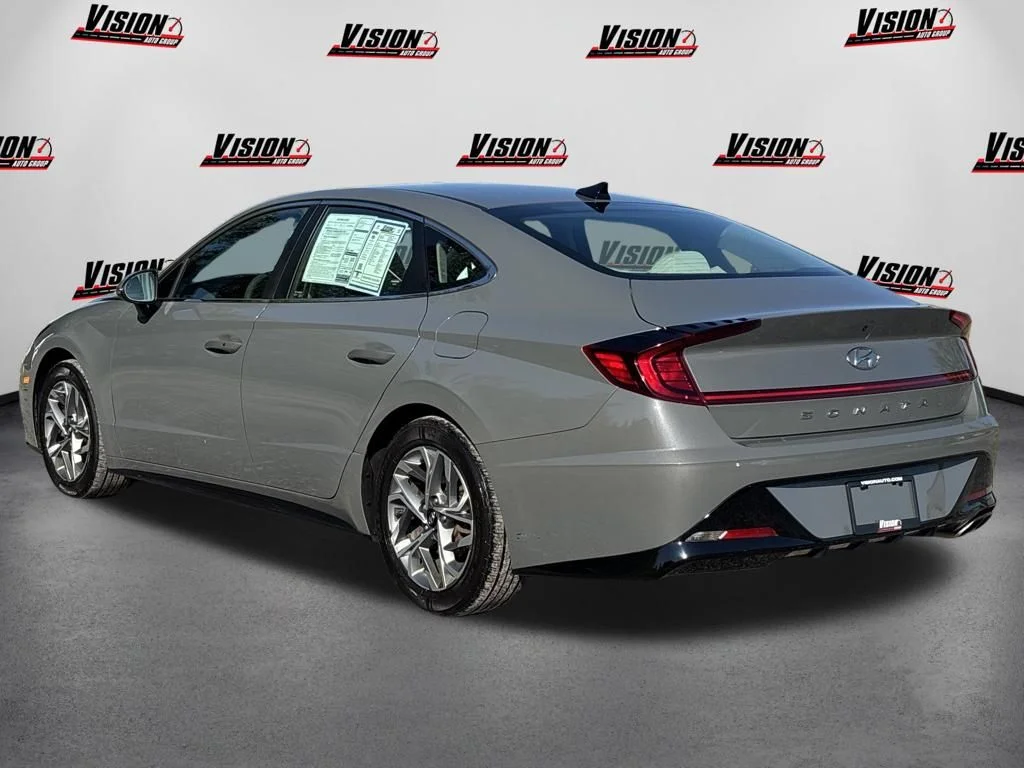 Used 2023 Gray Hyundai SEL image 7