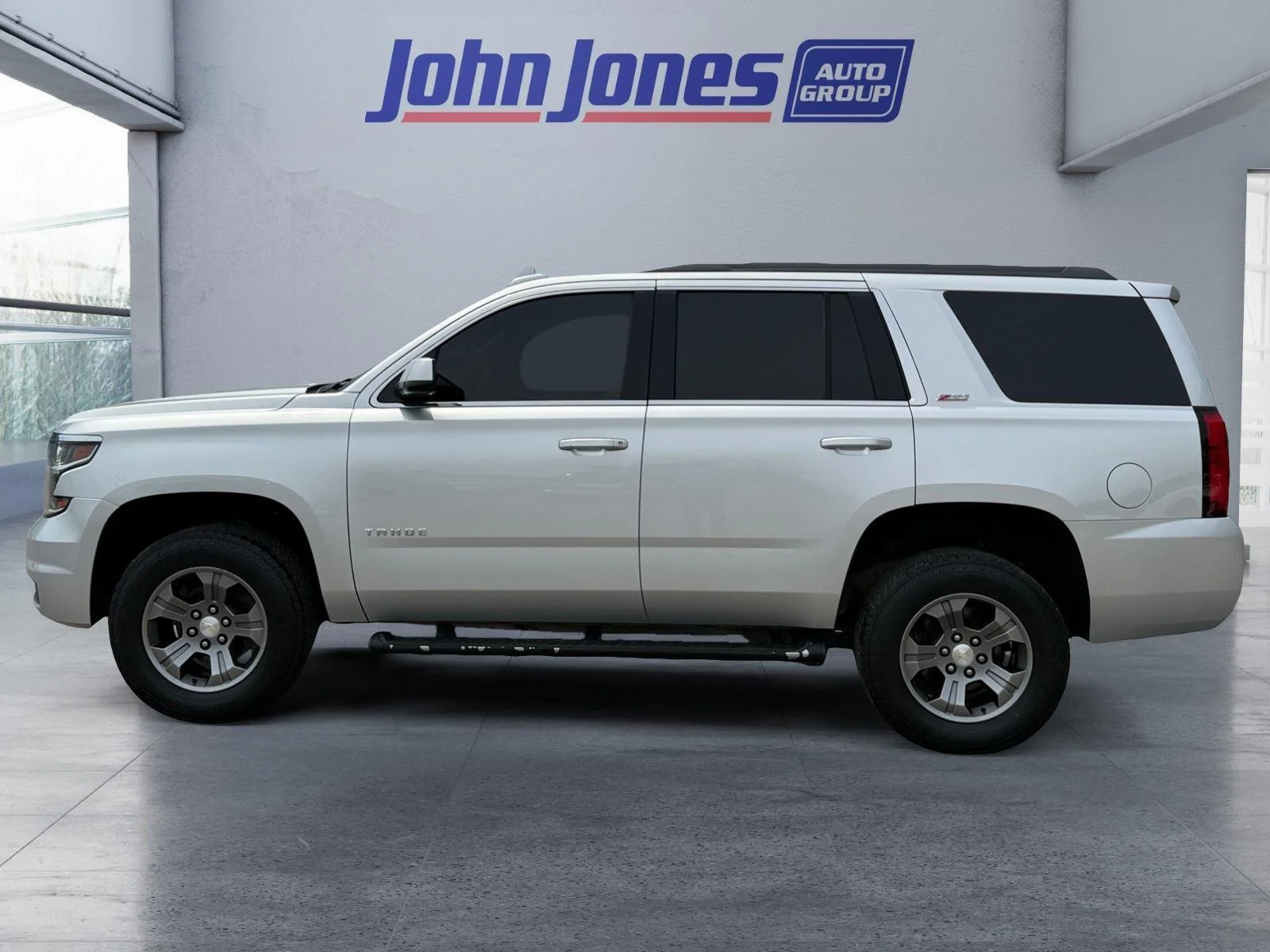 Used 2018 Chevrolet Tahoe LT with VIN 1GNSKBKC0JR400697 for sale in Scottsburg, IN