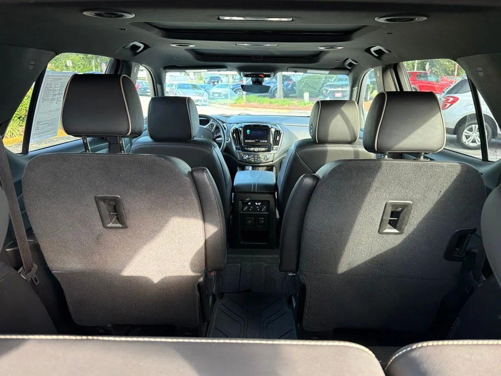 Used 2023 Black Chevrolet Premier image 7