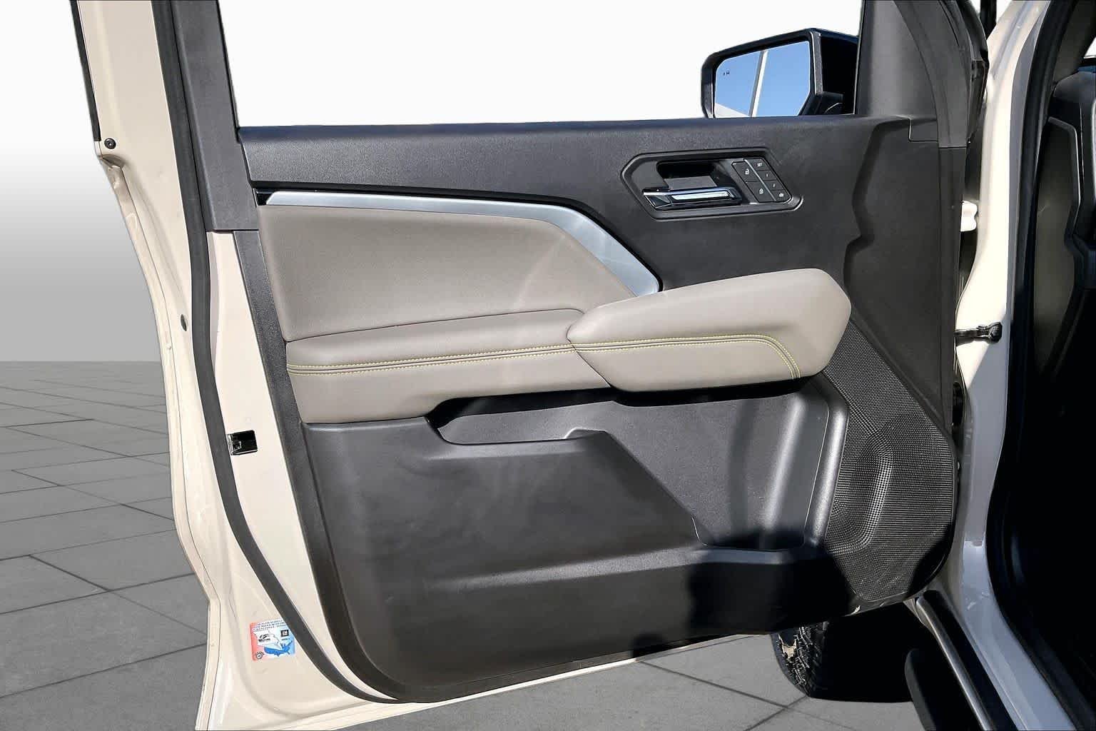 Used 2026 White Sands Chevrolet 4WD ZR2 image 21