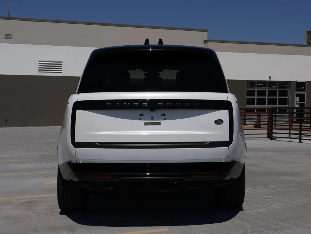 Used 2023 Ostuni Pearl White Land Rover SE image 6