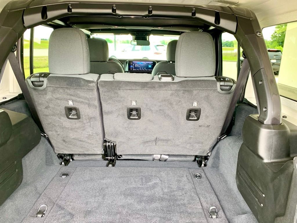 Used 2024 Gray Jeep Rubicon X image 22