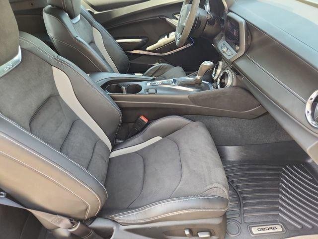 Used 2023 Sharkskin Metallic Chevrolet 1SS image 25