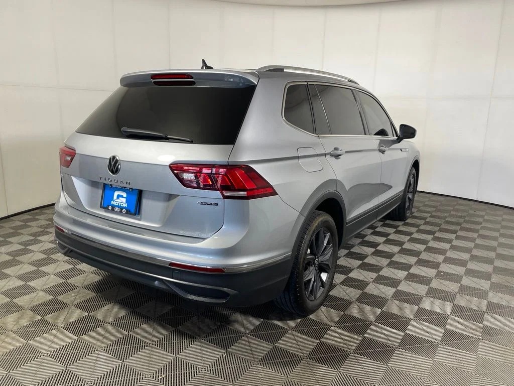 Used 2022 Silver Volkswagen 2.0T SE image 6