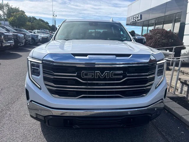 Used 2023 White GMC SLT image 2