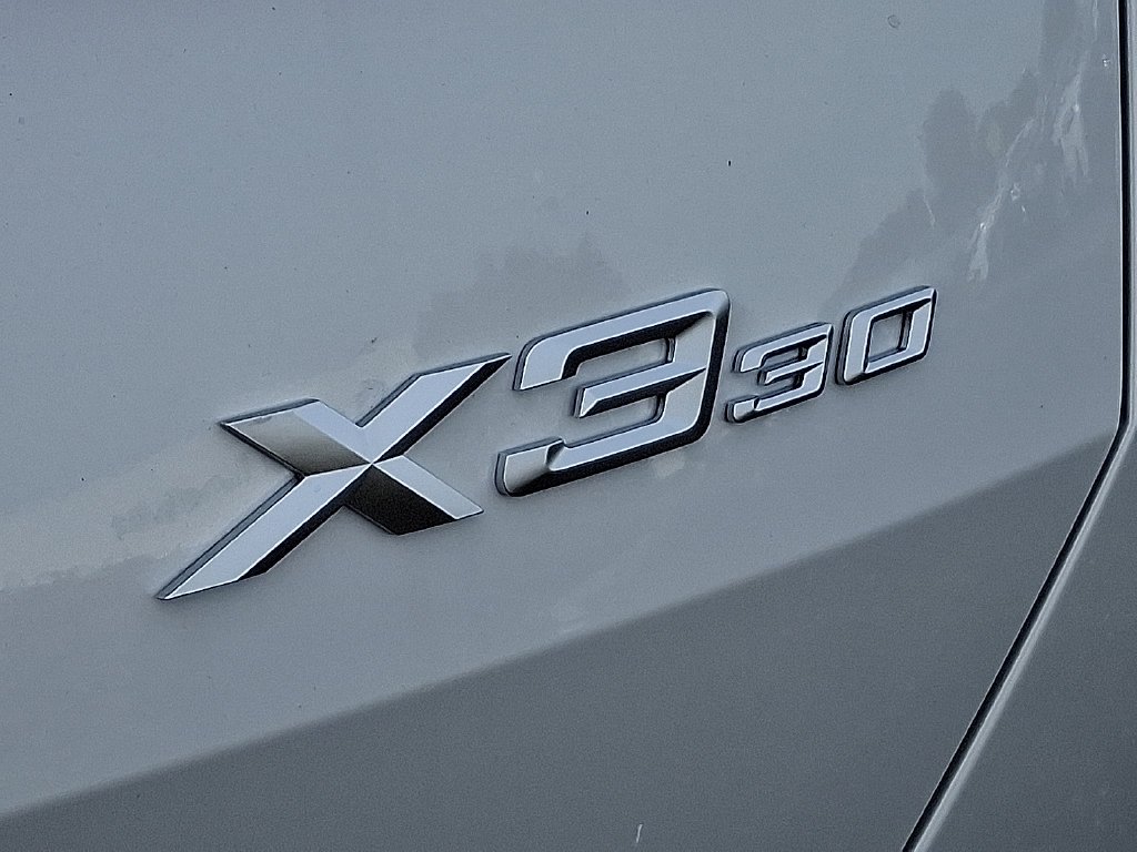New 2026 White Metallic BMW 30 xDrive image 5