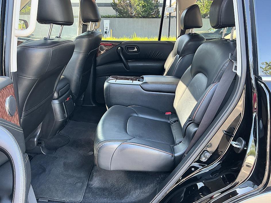 Used 2019 Super Black Nissan SL image 24