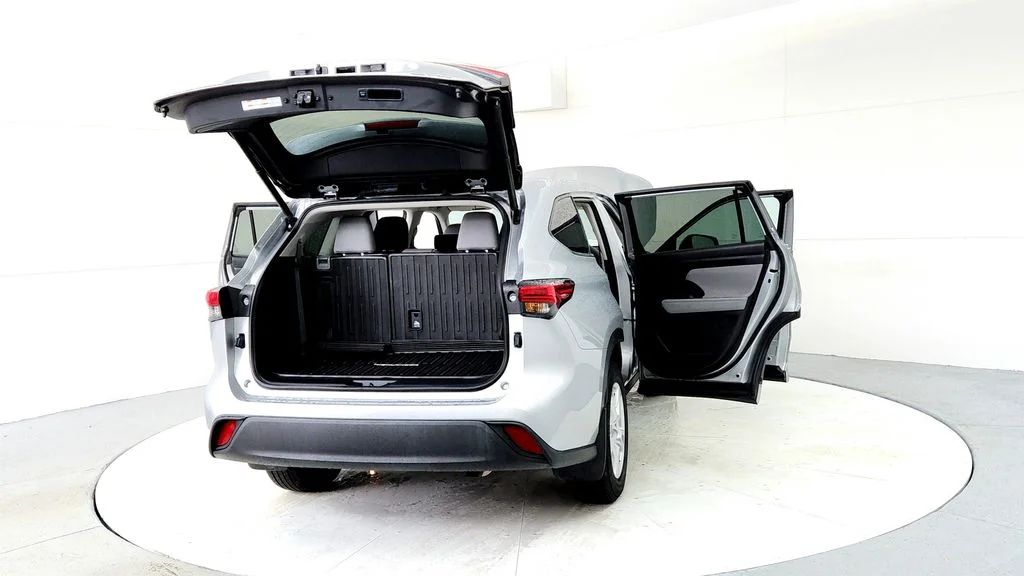 Used 2023 Silver Toyota LE image 11