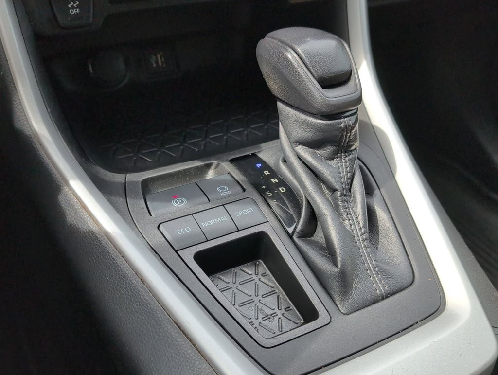 Used 2023 White Toyota XLE image 19