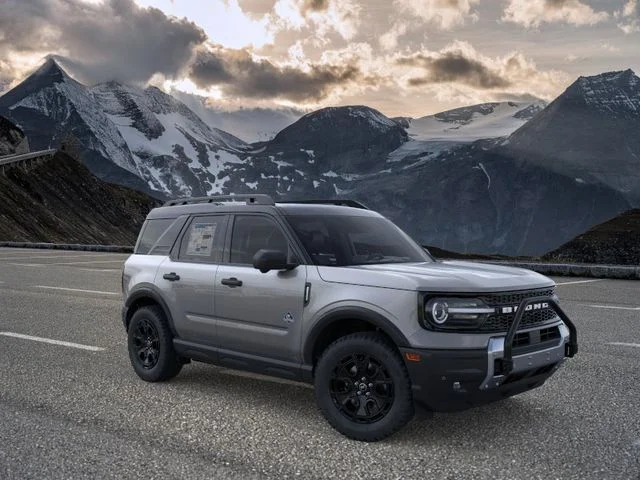 New 2025 Gray Metallic Ford Outer Banks image 7