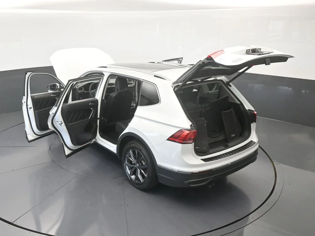 Used 2023 White Volkswagen 2.0T SE image 67