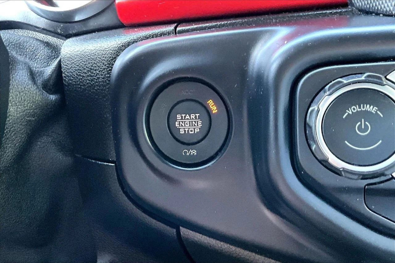 Certified Used 2020 Teal Jeep Rubicon image 26