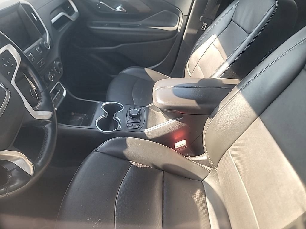 Used 2023 White GMC SLT image 12