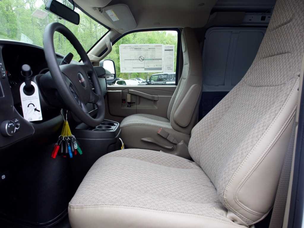 New 2026 Summit White GMC Work Van image 11