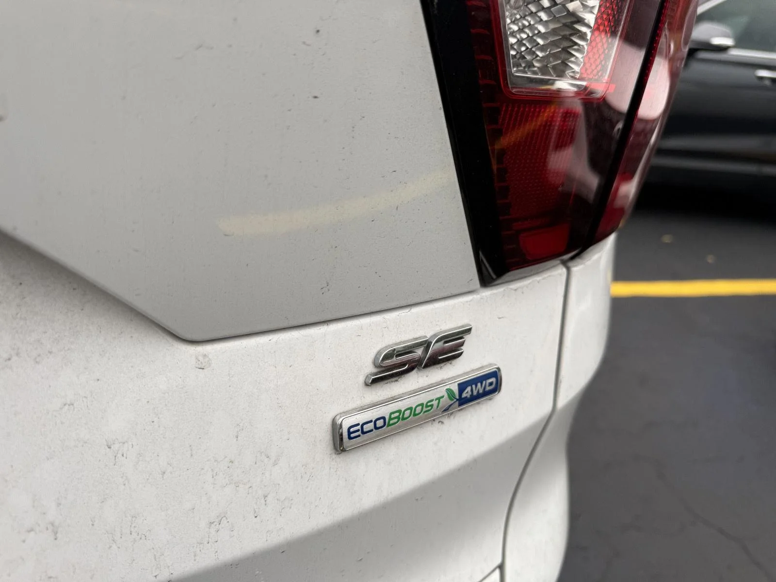 Used 2019 Wh Ford SE image 7