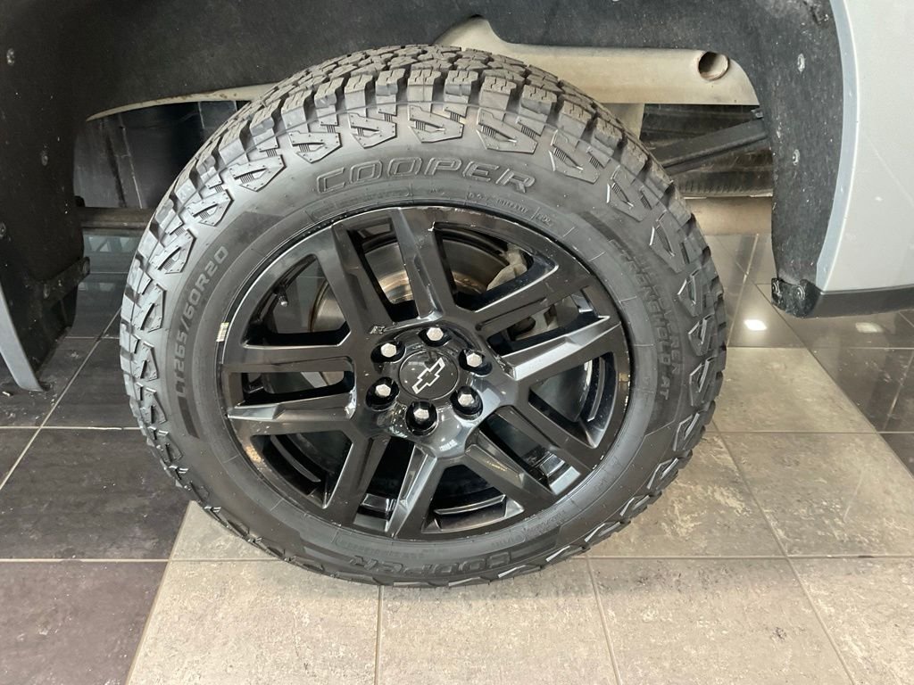 Used 2022 Silver Chevrolet LT Trail Boss image 7