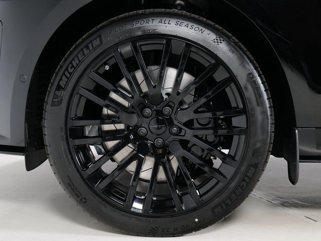 New 2026 Narvik Black Land Rover SV image 9
